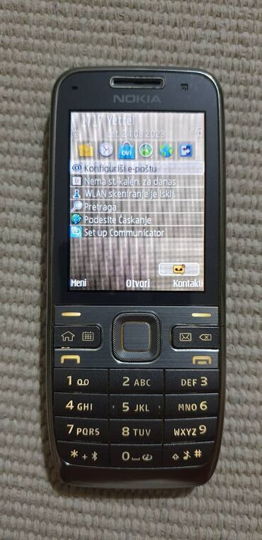 Nokia E52