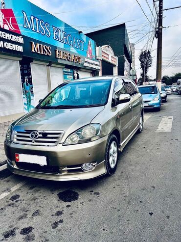 авто в обмен: Toyota Ipsum: 2001 г., 2.4 л, Автомат, Бензин, Хетчбек