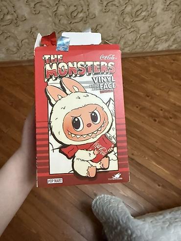 oyuncaq kuxna: Pop Mart The Monsters seriyasından Coca-Cola temalı kolleksiya — 4