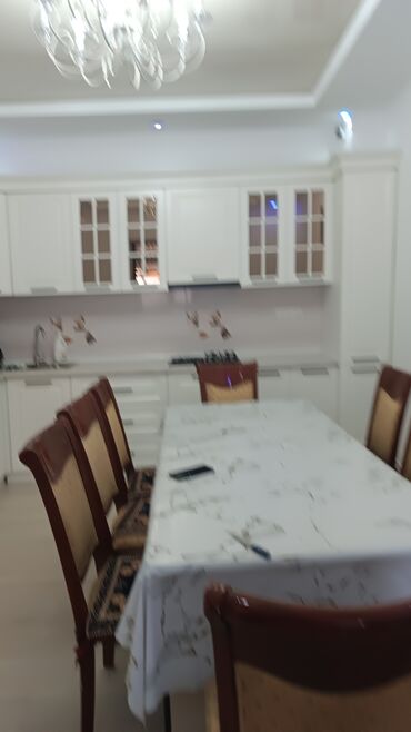турусбекова боконбаева: 150 м², 5 комнат, Бронированные двери, Балкон застеклен, Евроремонт
