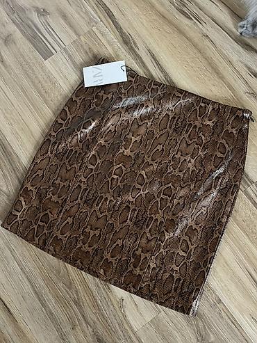 zara cizme ugg: ZARA mini suknja sa zmijskim printom - Brend: ZARA - Model: mini — 2