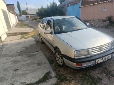 спринтер 1 скат: Volkswagen Vento: 1993 г., 1.8 л, Механика, Бензин, Седан