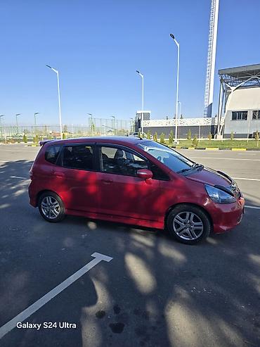 кияа 5: Honda Fit: 2006 г., 1.3 л, Автомат, Бензин, Хэтчбэк — 1