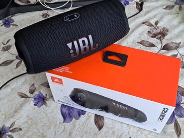 oyun kampyuterinde nausniki ses kolonkasi dinamikle nece evez etmek olar: JBL Kolonka, Növ - Portativ, rəng - Qara