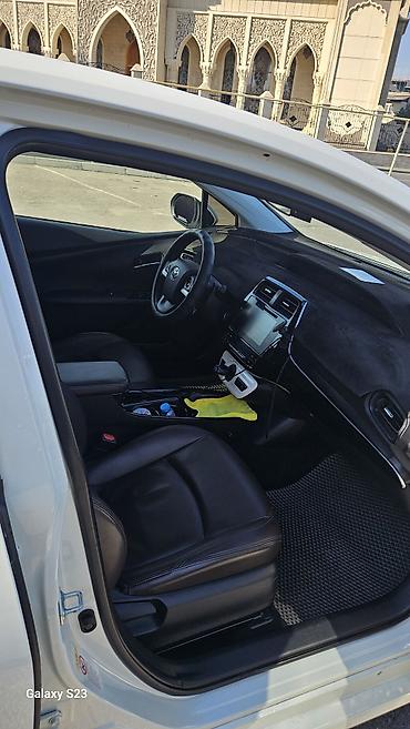 Toyota: Toyota Prius: 2018 г., 1.8 л, Вариатор, Гибрид, Хэтчбэк — 4