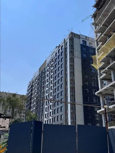 продаю участок в токмаке: 2 бөлмө, 64 кв. м, Элитка, 13 кабат, ПСО (өзү оңдоп түзөтүп бүтүү үчүн)