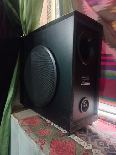Dinamiklər və kolonkalar: Samsung ev kinoteatrı komplekti - Marka/model: Samsung (fotoşəkildə