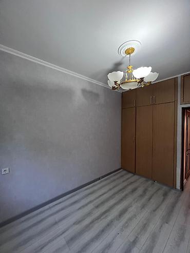барачные квартиры на продажу: 3 комнаты, 78 м², Восток-5 мкр 106 серия улучшенная, 2 этаж, Косметический ремонт — 10