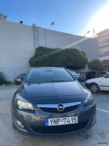 Opel: Opel Astra: 1.6 l. | 2011 έ. 120100 km. Χάτσμπακ