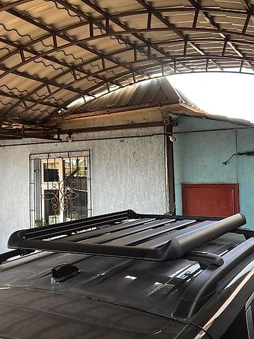 багажник на крышу машины: Продаю новый алюминиевый багажник на крышу автомобиля. Состояние — — 3