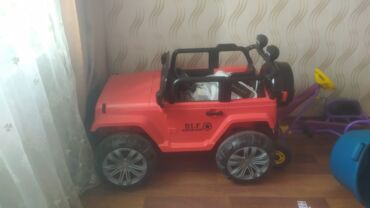 uşaq sumkaları: Qiymətin asagı olmasının səbəbi akumlyatoru yoxdur. akumlyator qiyməti