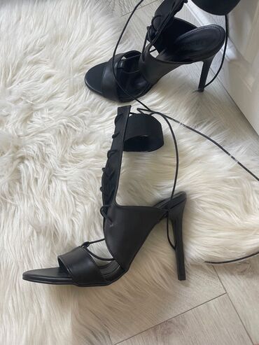 new yorker краљево – слике: Sandale, 37