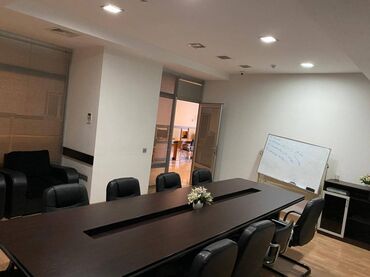 Ofislər: Yasamal rayonu, H.Cavid prospektində (Elimlər Akademiyası m/s — 10