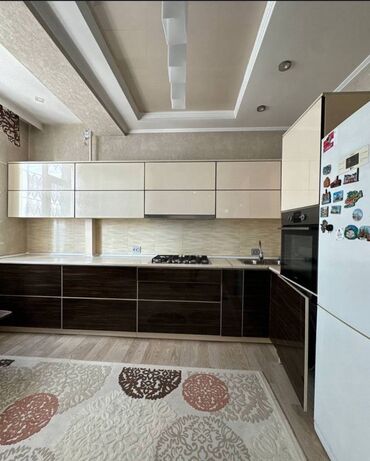 исанова чуйкова: 3 комнаты, 113 м², Элитка, 3 этаж, Евроремонт