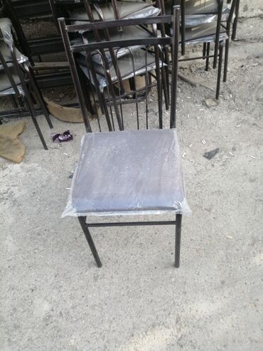 Restoran mebeli: Stulllar 13manatdan başlayır 60manata qeder. Keyfiyyətə görə qiymət — 5