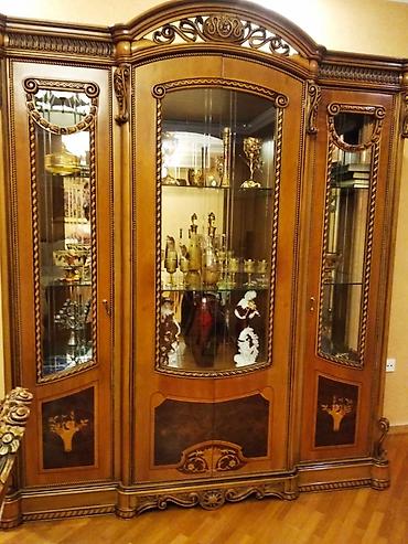 Оборудование для магазинов: Turkiye istehsali. Temiz taxta. Klassik üslubda vitrinli bufet - — 1