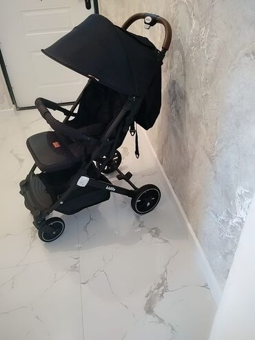 Gəzinti arabaları: Tahirə….Kidilo firması 75 m Seligeli vəziyyətdədir heç bir prablemi