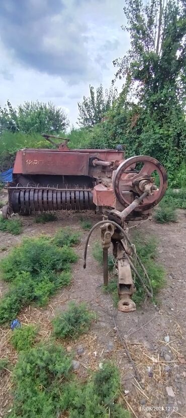 traktor altlıqlı ağ bosonojkalar: Yaxşi vəziyyətdədir təkərləri yaxşidi işlək vəziyyətdə pres baglayandi