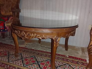qədimi masa: Qedim jurnal masası.fistiq agaci.oyma el işi. hundurluk 45 sm diametr — 3