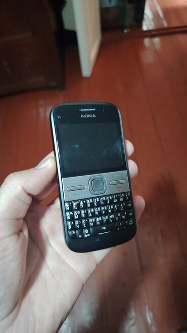 Opel: Nokia E5, rəng - Qara, Düyməli