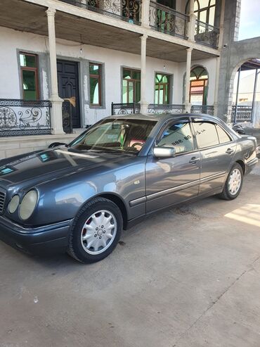 Mercedes-Benz: Mercedes-Benz E-Class: 2 l | 1996 il Sedan — 5