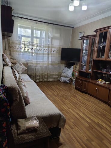 купить дом в бина: Binəqədi rayonu, 8-ci mikrorayonda Azadlıq metrostansiyasına 5