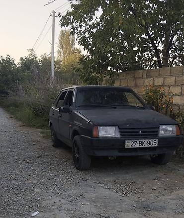 VAZ 2109 (Samara) hatchbek - Kuzov: 5 qapılı hatchbek, qara rəng -