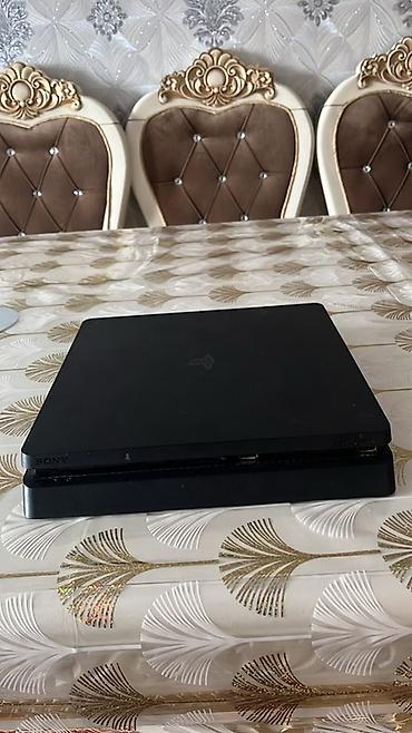 kohne televizor: Sony PlayStation 4 Slim oyun konsolu – 2 ədəd DualShock 4 idarəetmə — 5