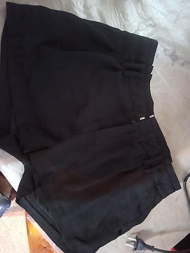 adidas şort: Qara şort – klassik, yüksək bel kəsimi - Rəng: Dərin qara - Model — 1