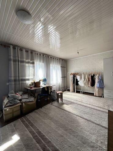 продаю дом димитровка: Дом, 80 м², 6 комнат, Риэлтор, Косметический ремонт