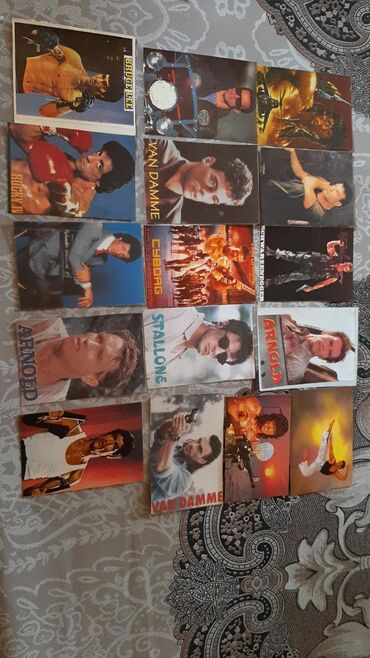 Kolleksiya kartları: 90 cı illərin nakleykaları satılır. Biri 2 manata.(200ə yaxındı) — 3