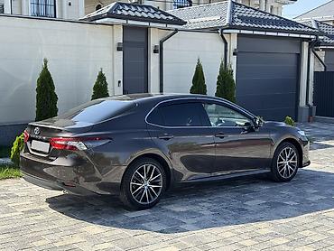 усилитель камри: Toyota Camry: 2021 г., 2.5 л, Автомат, Гибрид, Седан — 6