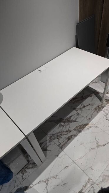 чайный стол бу: Офисный Стол, цвет - Белый, Б/у