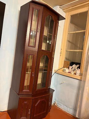 dolab islənmis: Künc vitrin-dolab - Material: ağac fakturalı laminat (tünd qoz — 2