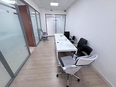 горам: Аренда офисов, 178 м², В бизнес центре, С видом на горы, С отдельной кухней, С отдельным сан узлом — 2