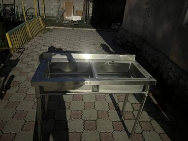 трехместный раскладной диван кровать: Кухонная мойка, Двойная форма, Размер: 120 x 60 см