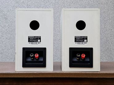 Zvučnici i stereo sistemi: Kompaktne dvosistemske bookshelf zvučničke kutije u beloj završnoj — 7