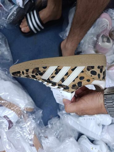 avon rs: Adidas, 40