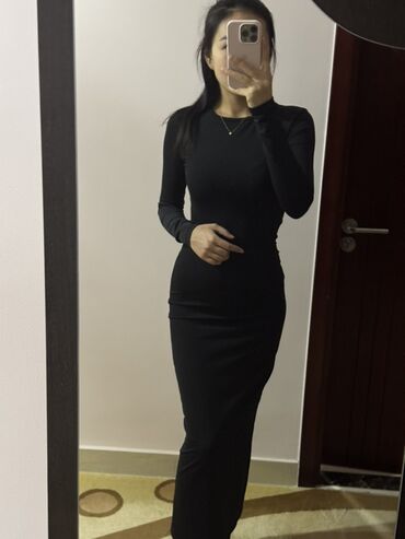 Другая женская одежда: Набор женской одежды (4 позиции) 1) Белый кроп-топ с длинным рукавом — 2