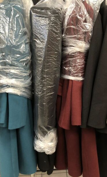 Kaputi: Prelepi kaputiii
Vel: 36-42
Uvoz Turska
Cena: 5500 dinara — 5