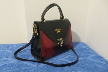 guess torbe na snizenju: Shoulder bag, Guess, Material: Faux leather