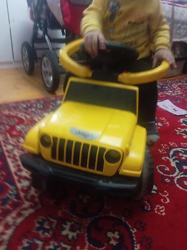 masın oyunları: Uşaq üçün minik maşını – sarı rəngdə “jeep” tipli ayaqla sürülən — 2