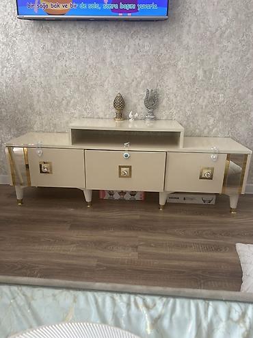 ТВ-стенды: Bej rəngli TV tumbası və konsol - Material: parlaq lak örtüklü — 1