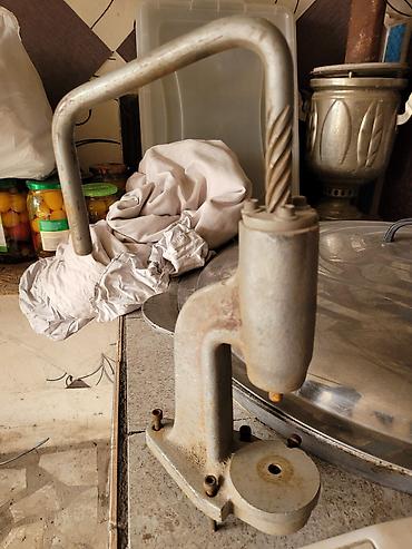 Электродвигатели: Комплект разнородного оборудования и мебели: 1) Электродвигатель с — 2