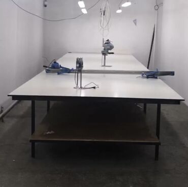 Другое оборудование для швейных цехов: Сдается в аренду закройный стол 8 метров район рынок баят