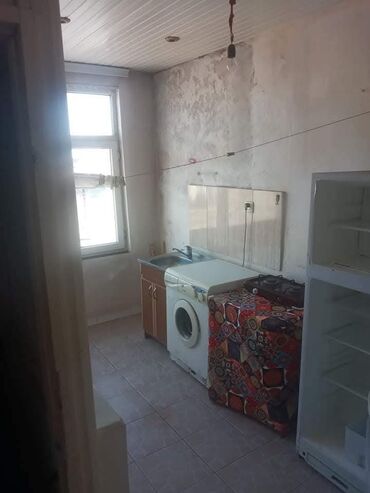 Uzunmüddətli kirayə mənzillər: Metro elmlere yaxın bir otaglı heyet evi kirayə verilir obsi heyedir