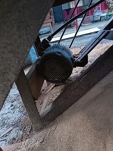 elektrik əl mişarı maxi az: Ağac emalı üçün stasionar diskli dəzgah - Güclü elektrik mühərriki — 2