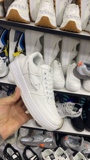 Ayaqqabılar: Məhsul: Kişi və qadın ayaqqabıları – gündəlik və stil kombinasiyası — 14