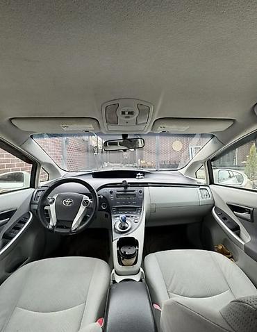 infinity fx35: Toyota Prius: 2010 г., 1.8 л, Автомат, Гибрид, Хэтчбэк — 3