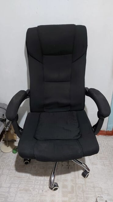 купить офисное кресло бу: Офис креслолор, Колдонулган, Дөңгөлөктүү, түсү - Кара, Өзү алып кетүү, Акылуу жеткирүү